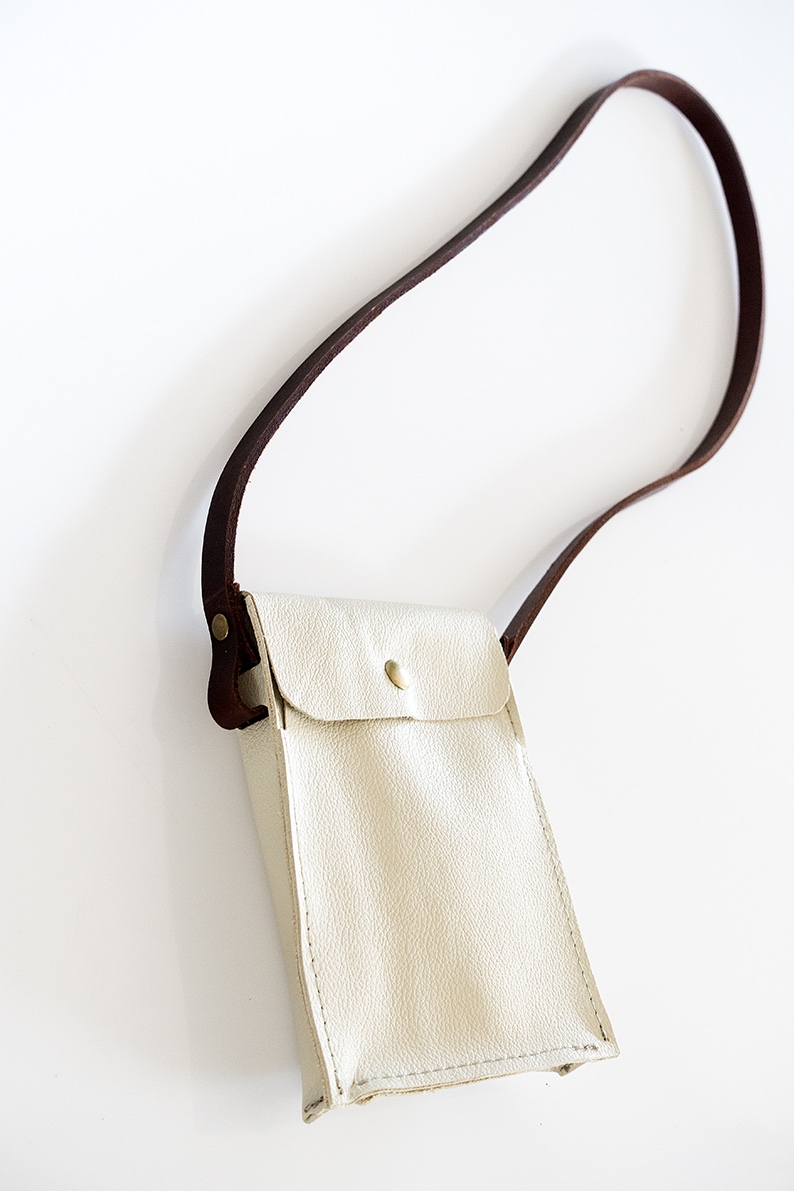 PHONE OFF WHITE PHONE OFF WHITE