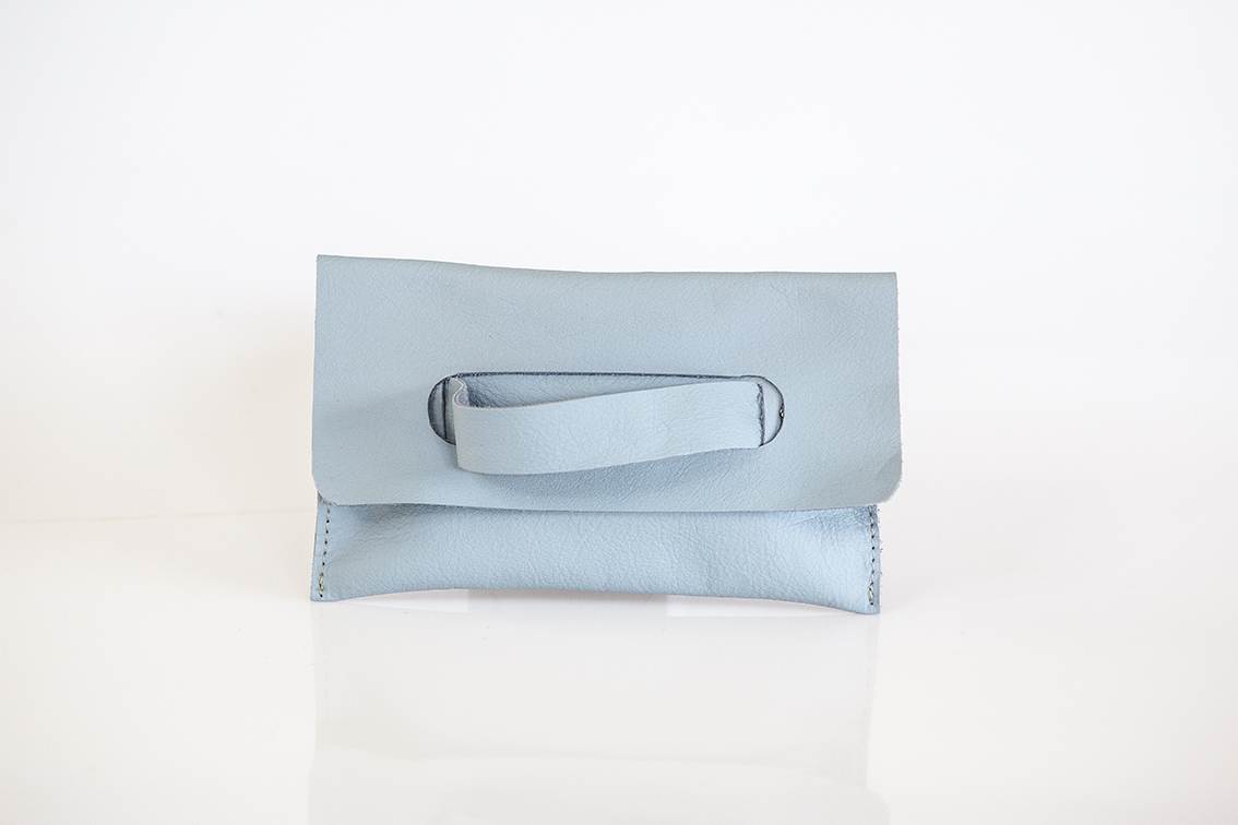 HAND CASE LEATHER LIGHT BLUE